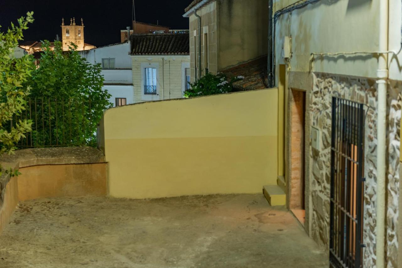 Apartamento Galarza Deluxe Casa Xvi-Xvii Parking Privado Gratis Caces Exterior foto